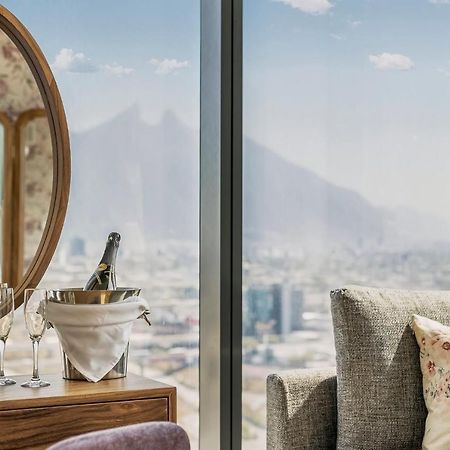 Fiesta Americana Monterrey Pabellon M. Buitenkant foto View from a suite